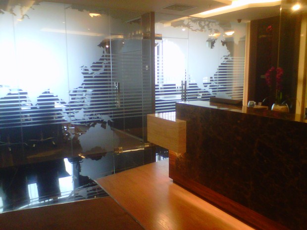 desain interior kantor surabaya hotline